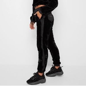 *NEW - Never Worn* - Plush Joggers